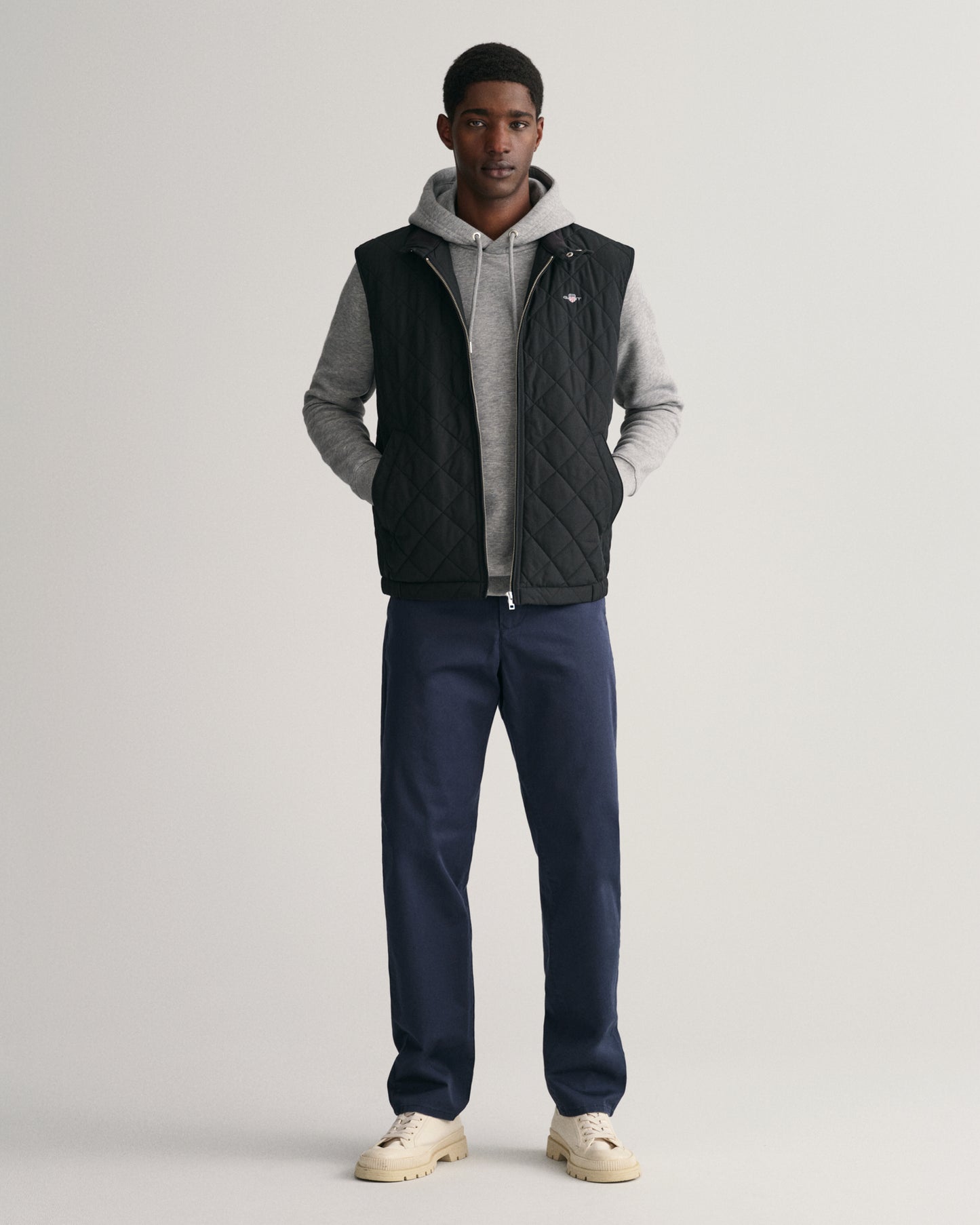 BLACK, QUILTED WINDCHEATER VEST BY GANT AU.