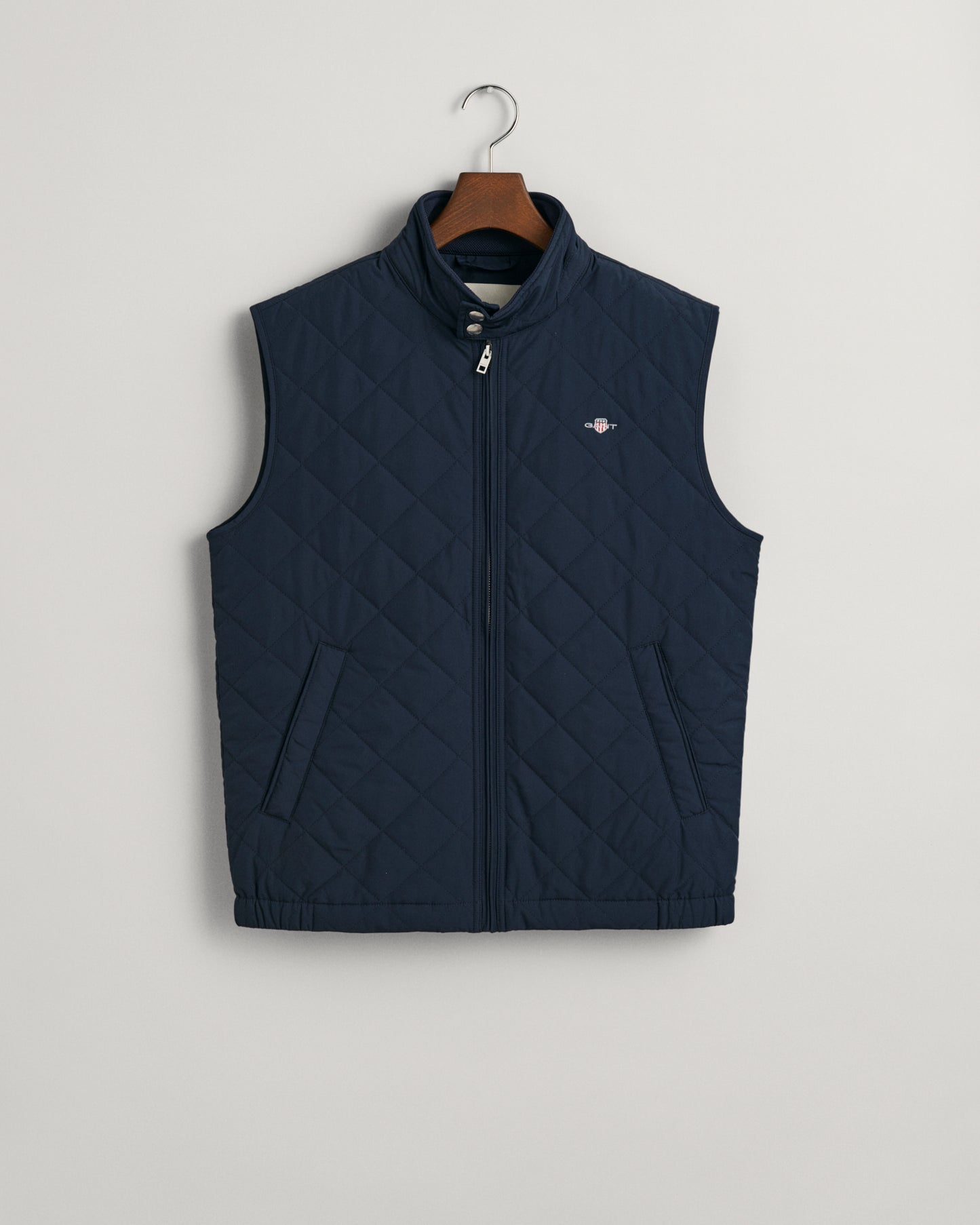 EVENING BLUE, QUILTED WINDCHEATER VEST, FLAT-LAY BY GANT AU.