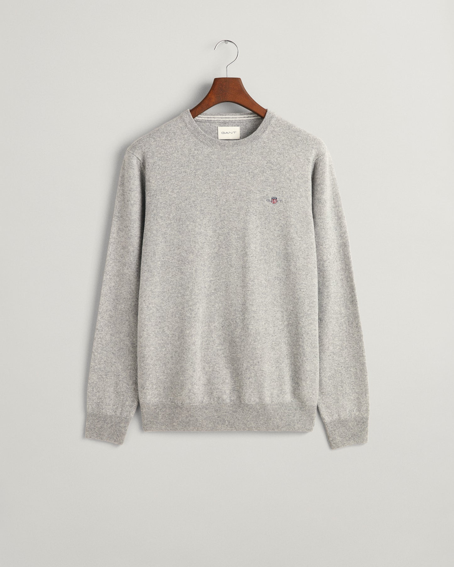 GREY MELANGE, SUPERFINE LAMBSWOOL C-NECK, FLAT-LAY BY GANT AU.