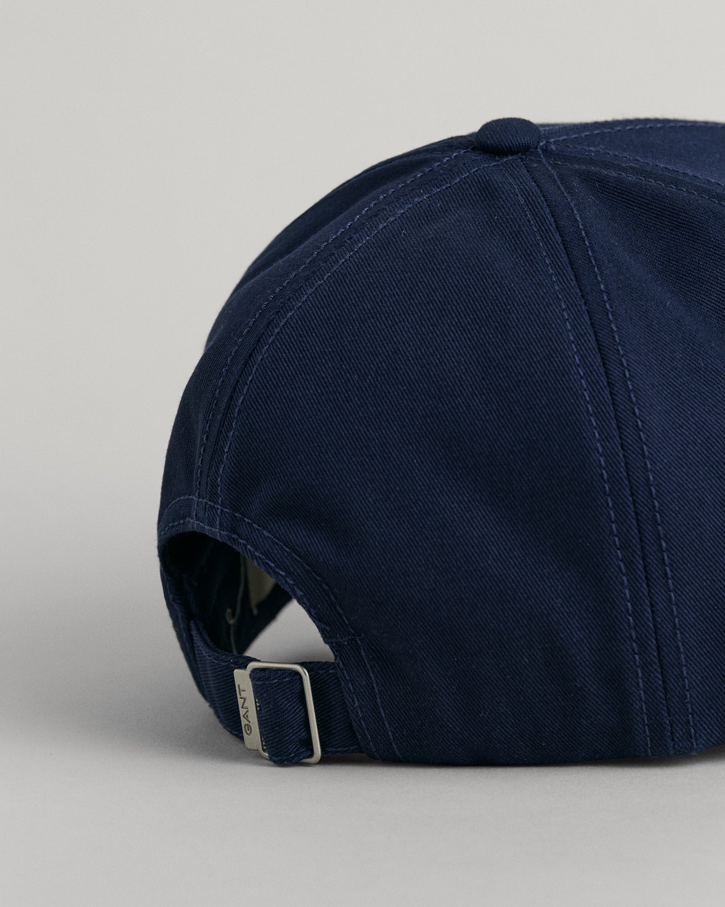 MARINE, UNISEX. SHIELD HIGH CAP, CLOSE-UP BY GANT AU.