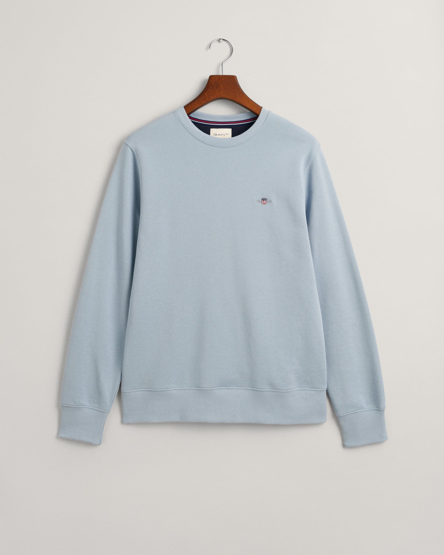 DOVE BLUE, REG SHIELD C-NECK SWEAT, FLAT-LAY BY GANT AU.