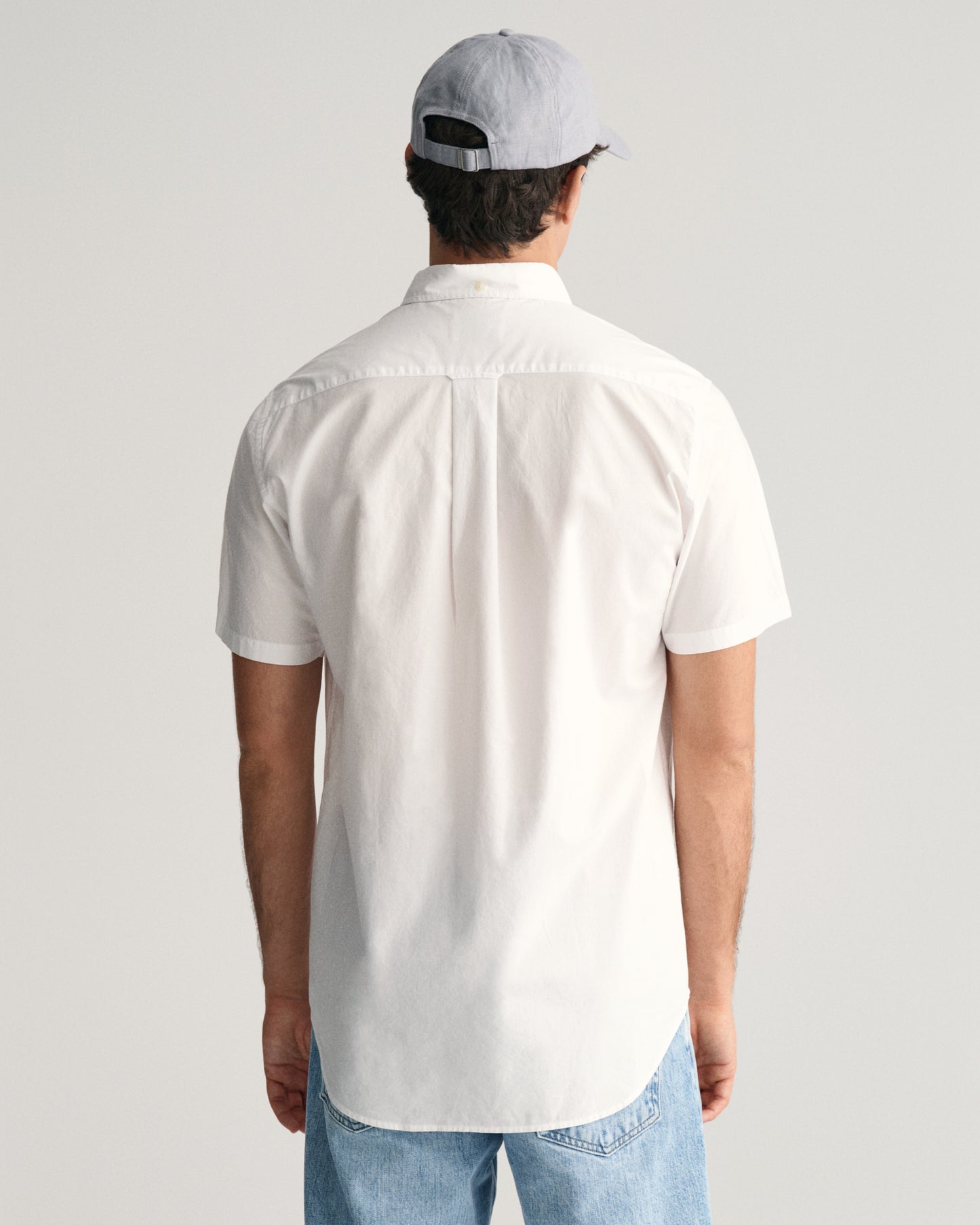 WHITE, REG CLASSIC POPLIN SS SHIRT, BACK-VIEW BY GANT AU.