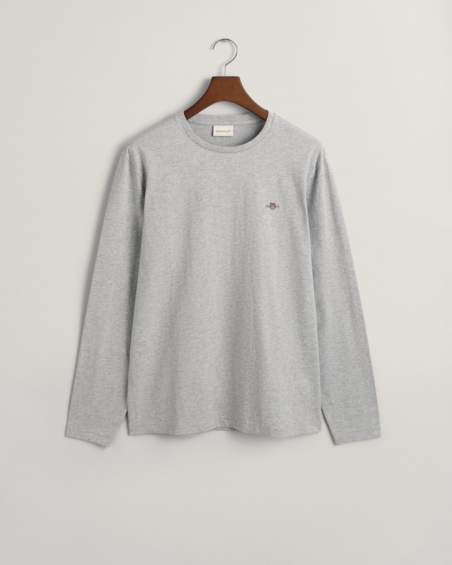 GREY MELANGE, REG SHIELD LS T-SHIRT, FLAT-LAY BY GANT AU.