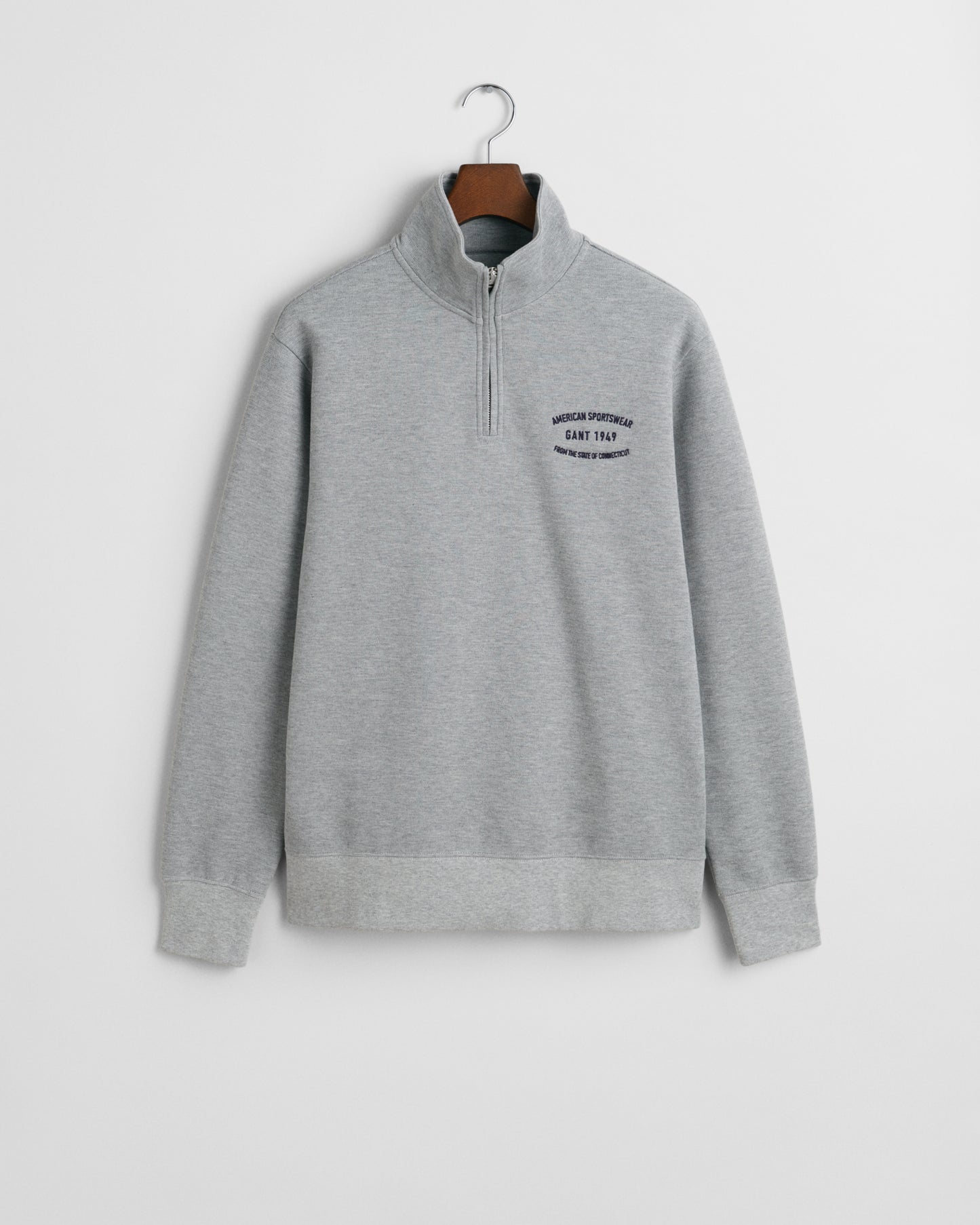 GREY MELANGE, SMALL GRAPHIC SWEAT HALF ZIP, FLAT-LAY BY GANT AU.