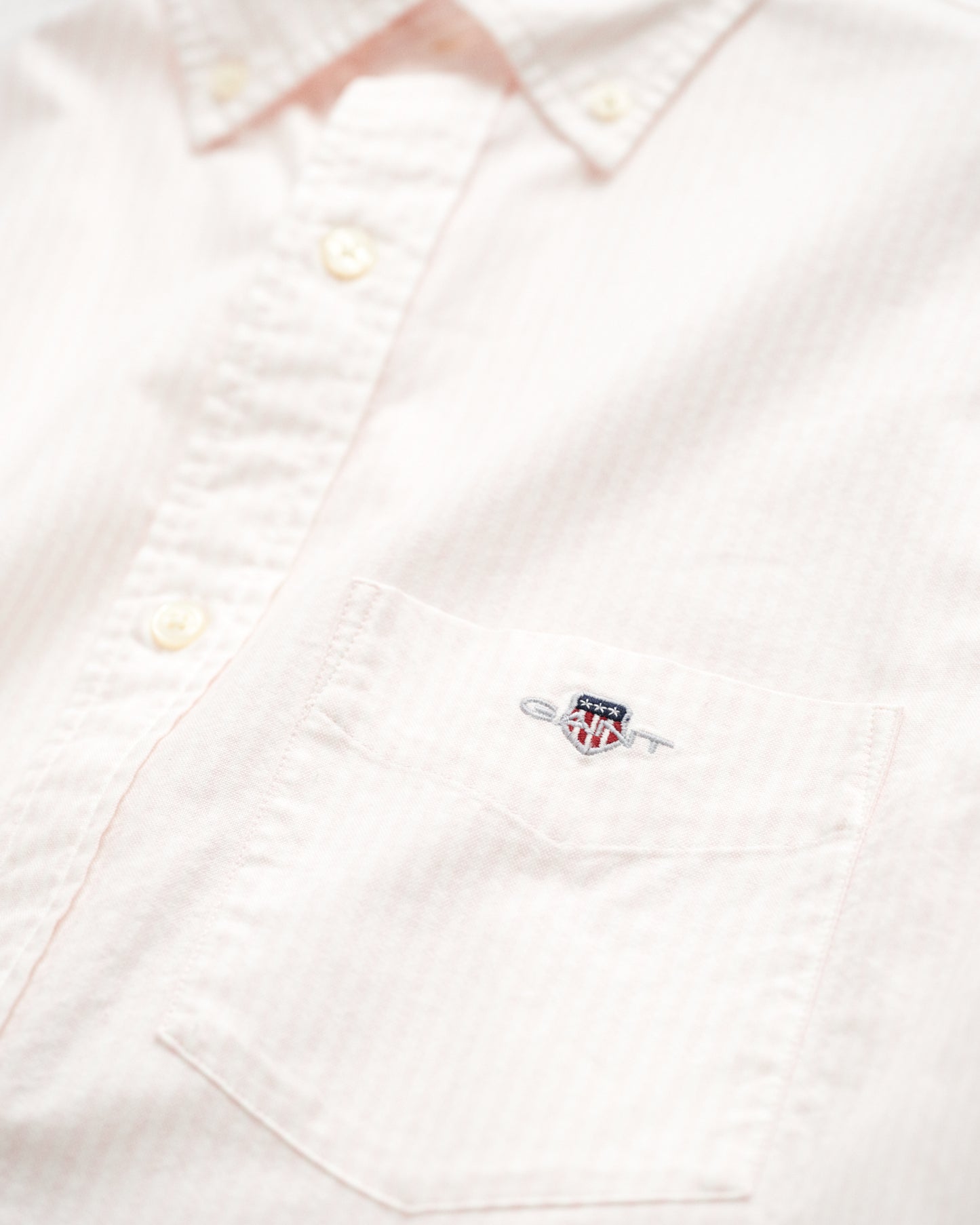 LIGHT PINK, REG CLASSIC OXFORD STRIPE SHIRT, FLAT-LAY BY GANT AU.