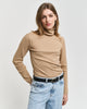 CARAMEL BEIGE, SLIM RIB TURTLENECK, FRONT-VIEW BY GANT AU.