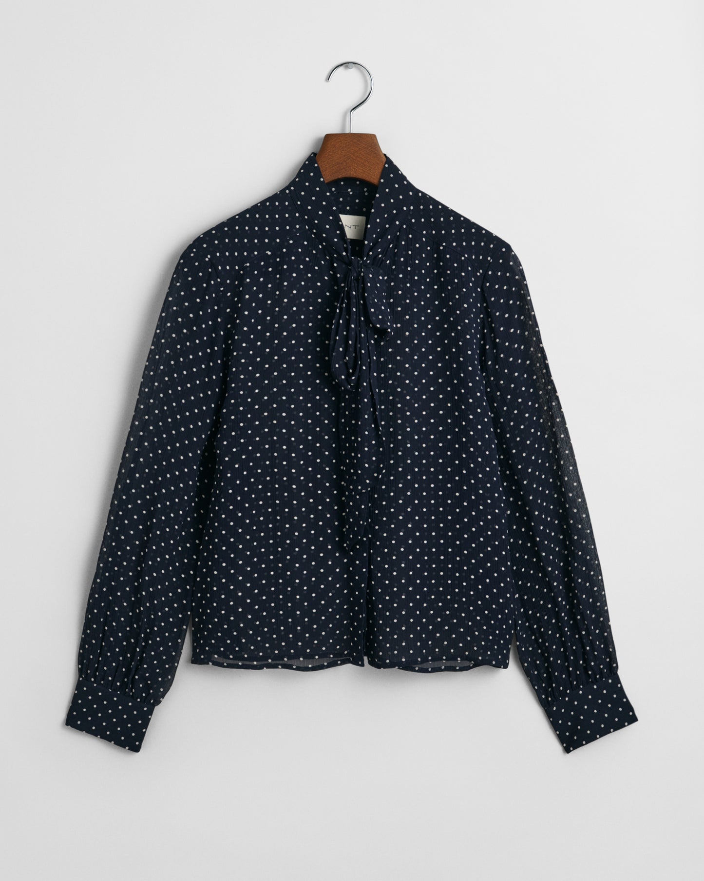 EVENING BLUE, REG DOT PRINT BOW BLOUSE, FLAT-LAY BY GANT AU.