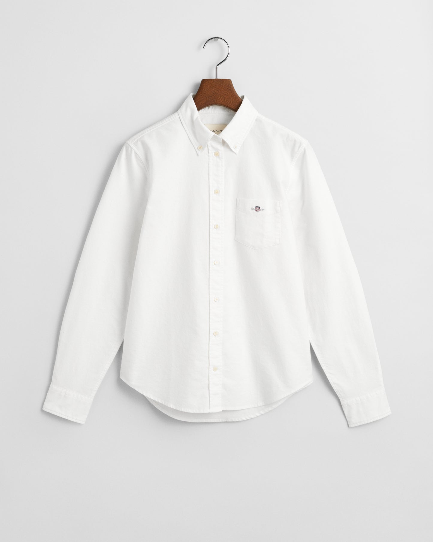 WHITE, REG CLASSIC OXFORD SHIRT, FLAT-LAY BY GANT AU.