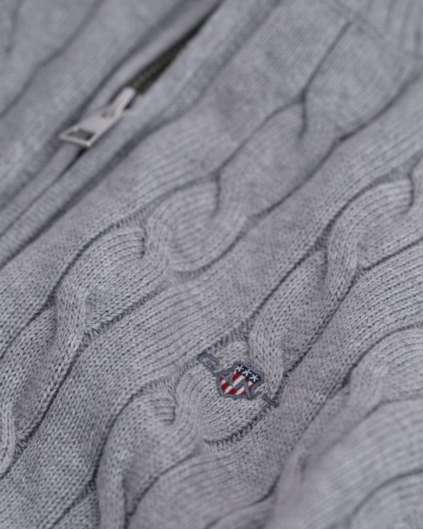 GREY MELANGE, COTTON CABLE HALF ZIP, FLAT-LAY BY GANT AU.