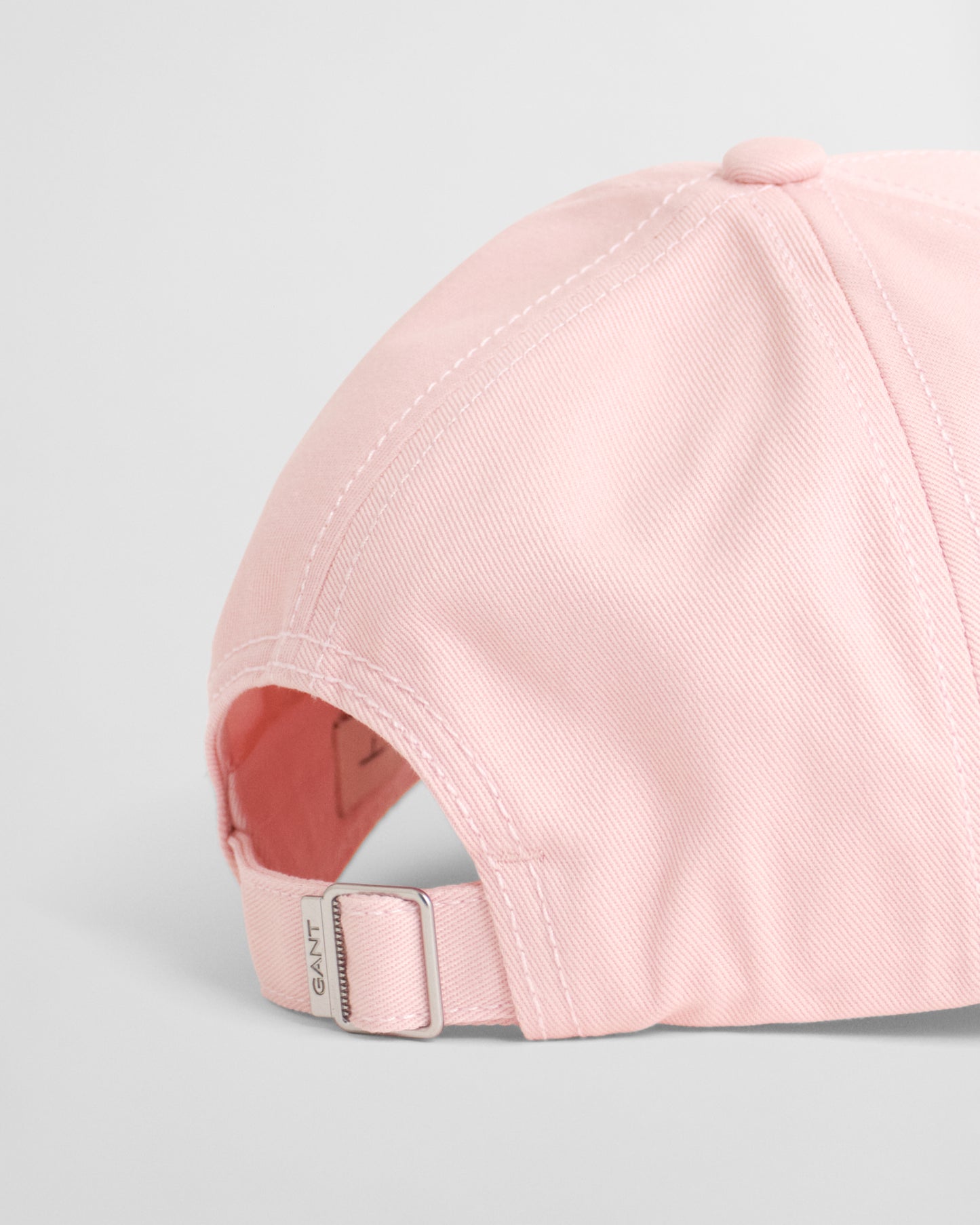 FADED PINK, UNISEX. TWILL CAP, CLOSE-UP BY GANT AU.