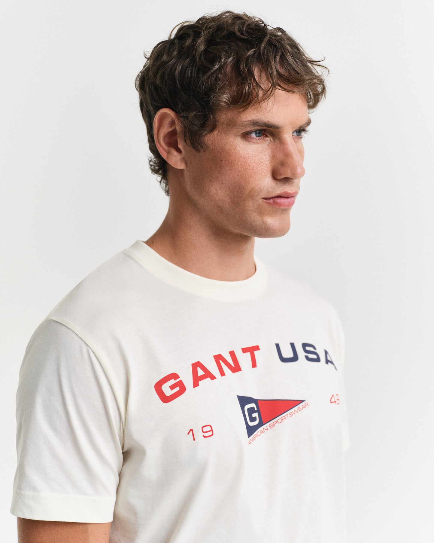 CREAM, GRAPHIC SS T-SHIRT, CLOSE-UP BY GANT AU.