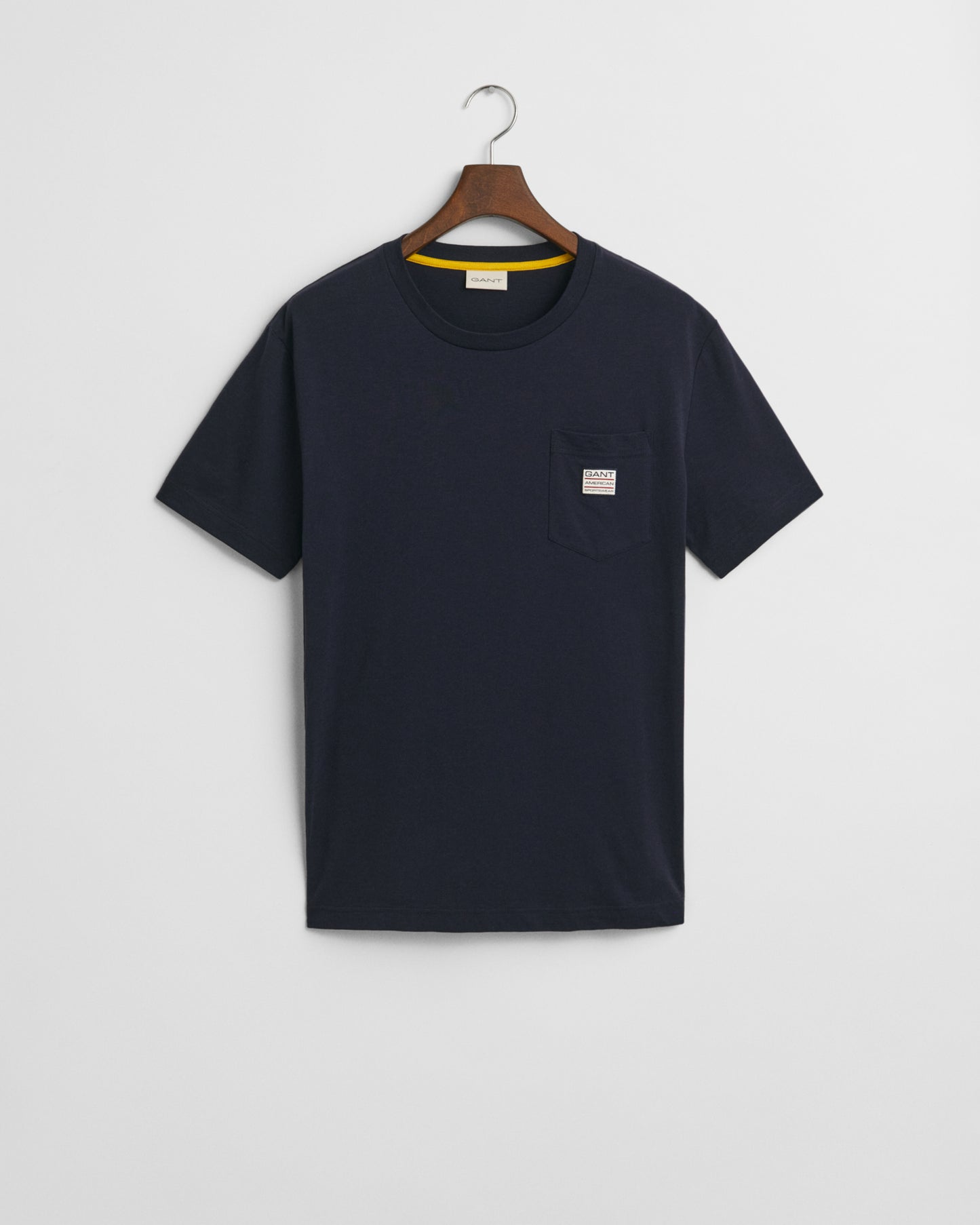 EVENING BLUE, POCKET SS T-SHIRT, FLAT-LAY BY GANT AU.
