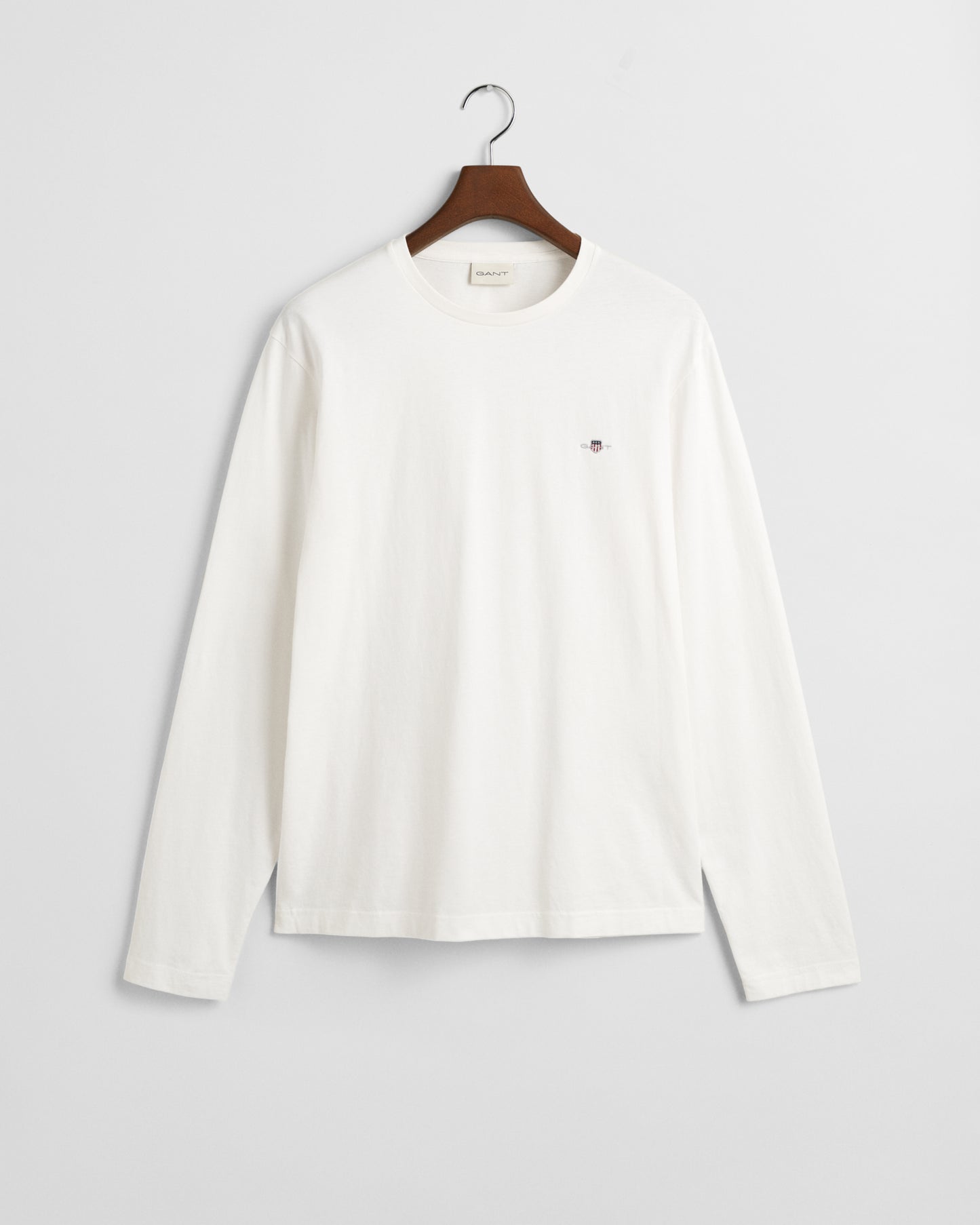 EGGSHELL, REG SHIELD LS T-SHIRT, FLAT-LAY BY GANT AU.