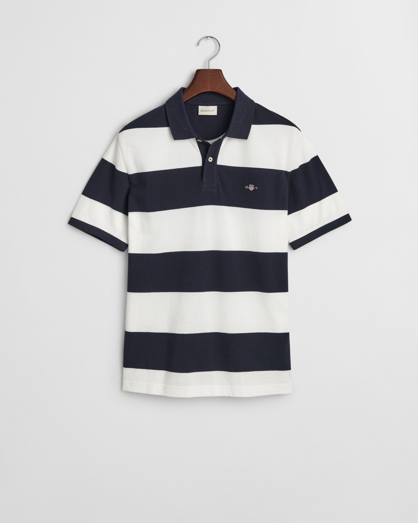 EVENING BLUE, BLOCK STRIPE POLO, FLAT-LAY BY GANT AU.