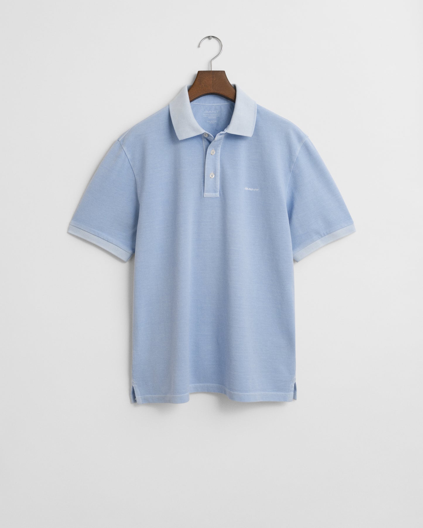 FRESH BLUE, SUNFADED SS POLO, FLAT-LAY BY GANT AU.