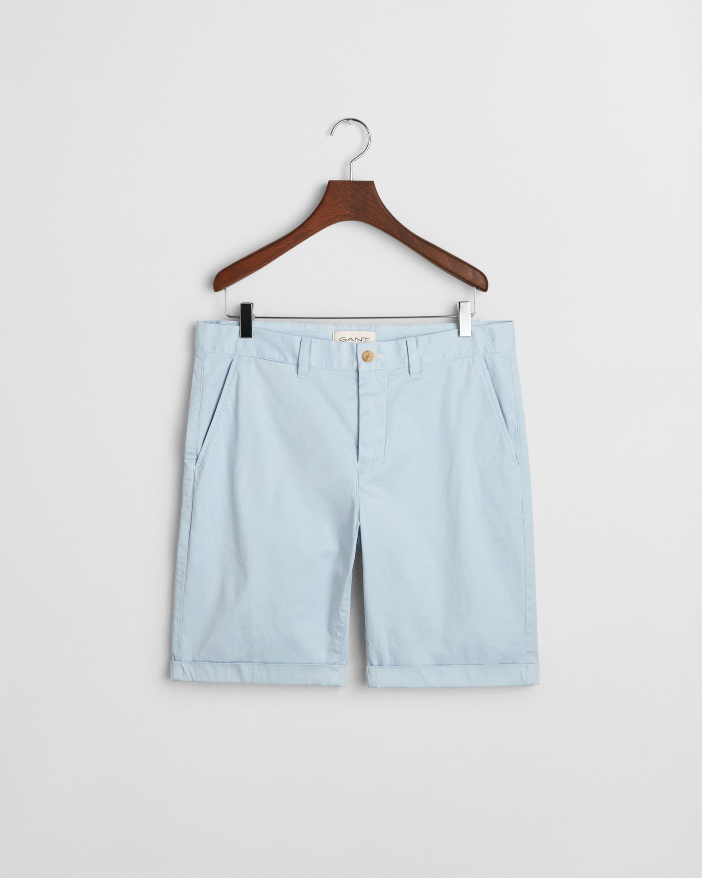FRESH BLUE, REG SUNFADED CHINO SHORTS, FLAT-LAY BY GANT AU.