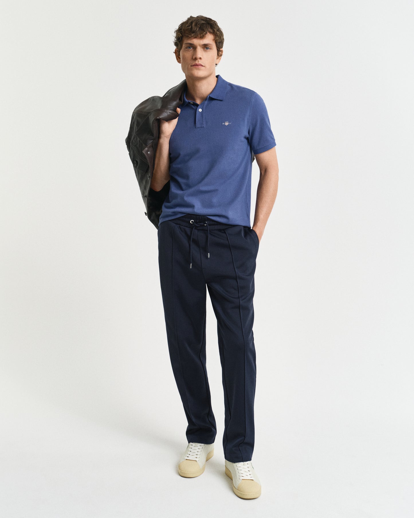 DUSTY NAVY, REG SHIELD SS PIQUE POLO BY GANT AU.