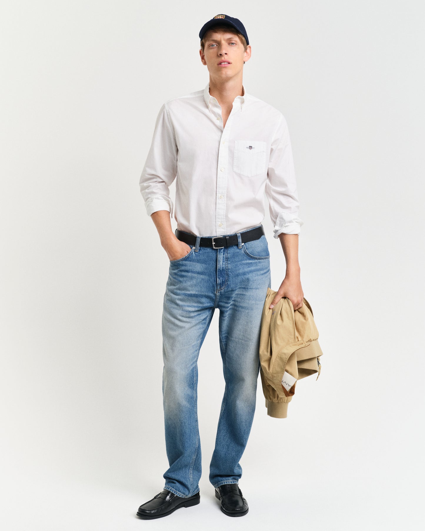 WHITE, REG CLASSIC POPLIN SHIRT BY GANT AU.
