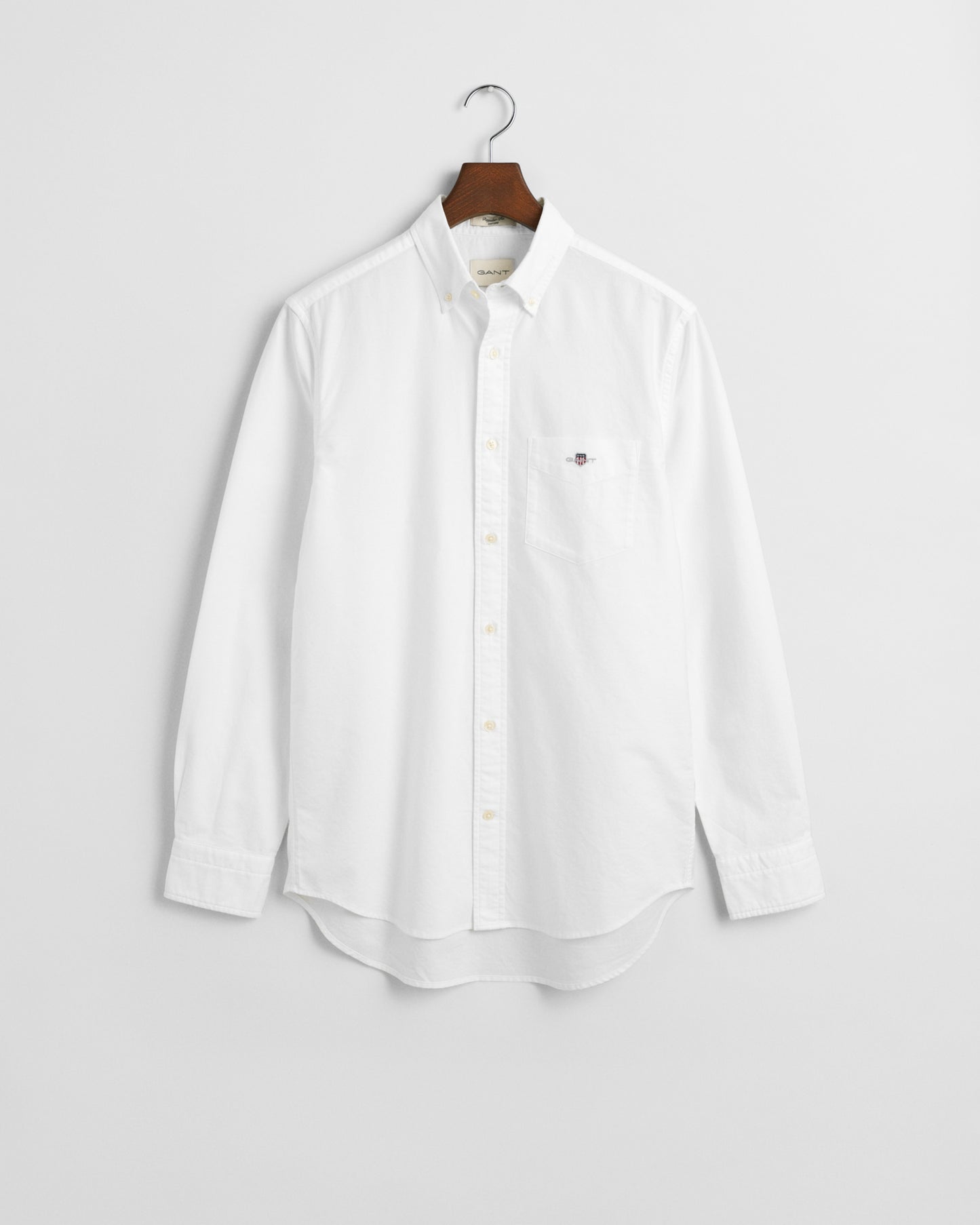 WHITE, REG CLASSIC OXFORD SHIRT, FLAT-LAY BY GANT AU.