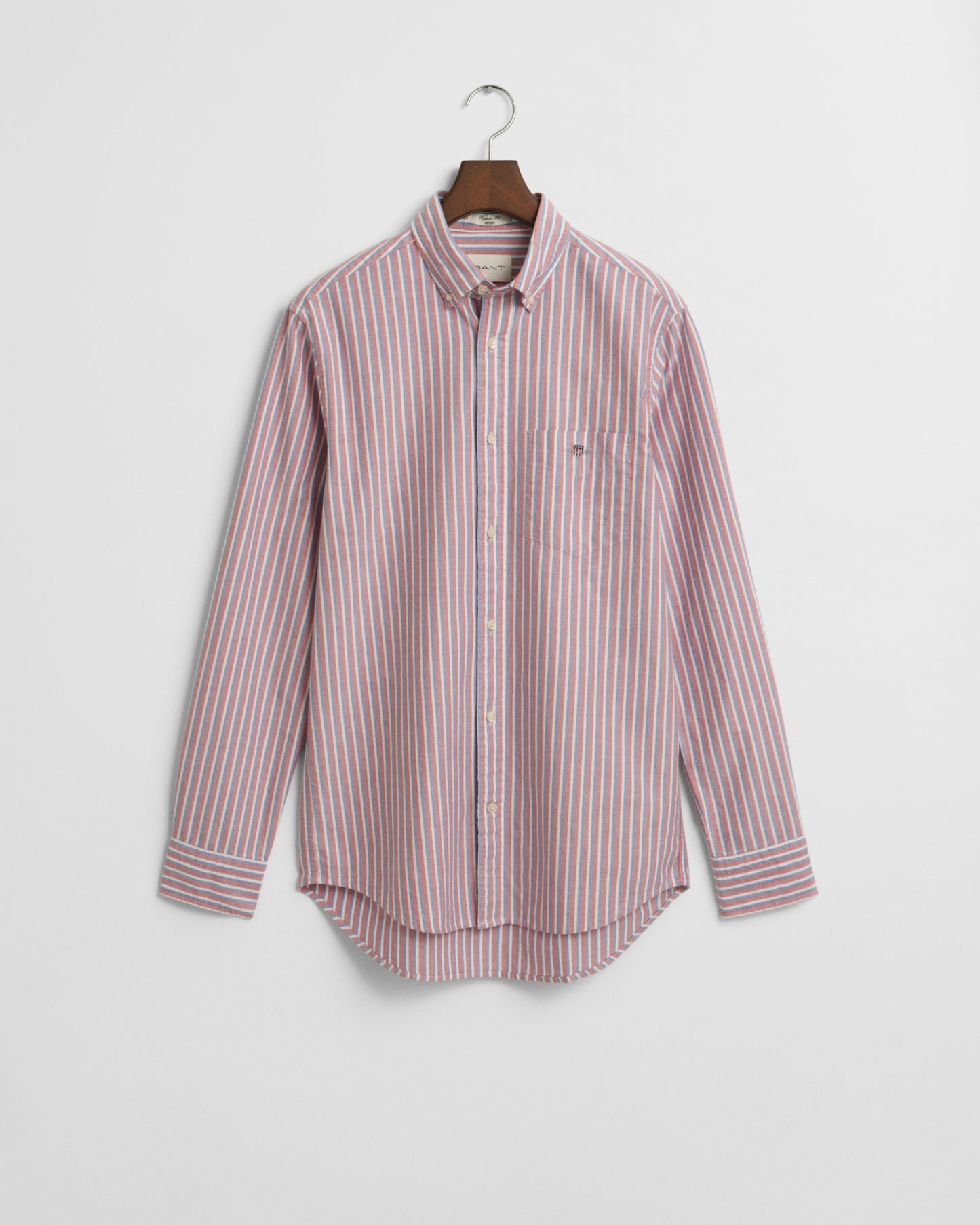 RUBY RED, REG CLASSIC OXFORD STRIPE SHIRT, FLAT-LAY BY GANT AU.