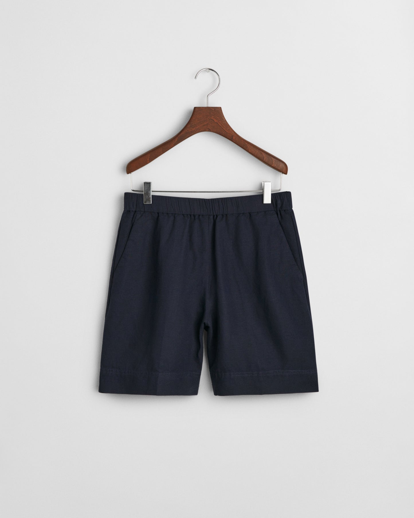 EVENING BLUE, REL LINEN BLEND PULL ON SHORTS, FRONT-VIEW BY GANT AU.