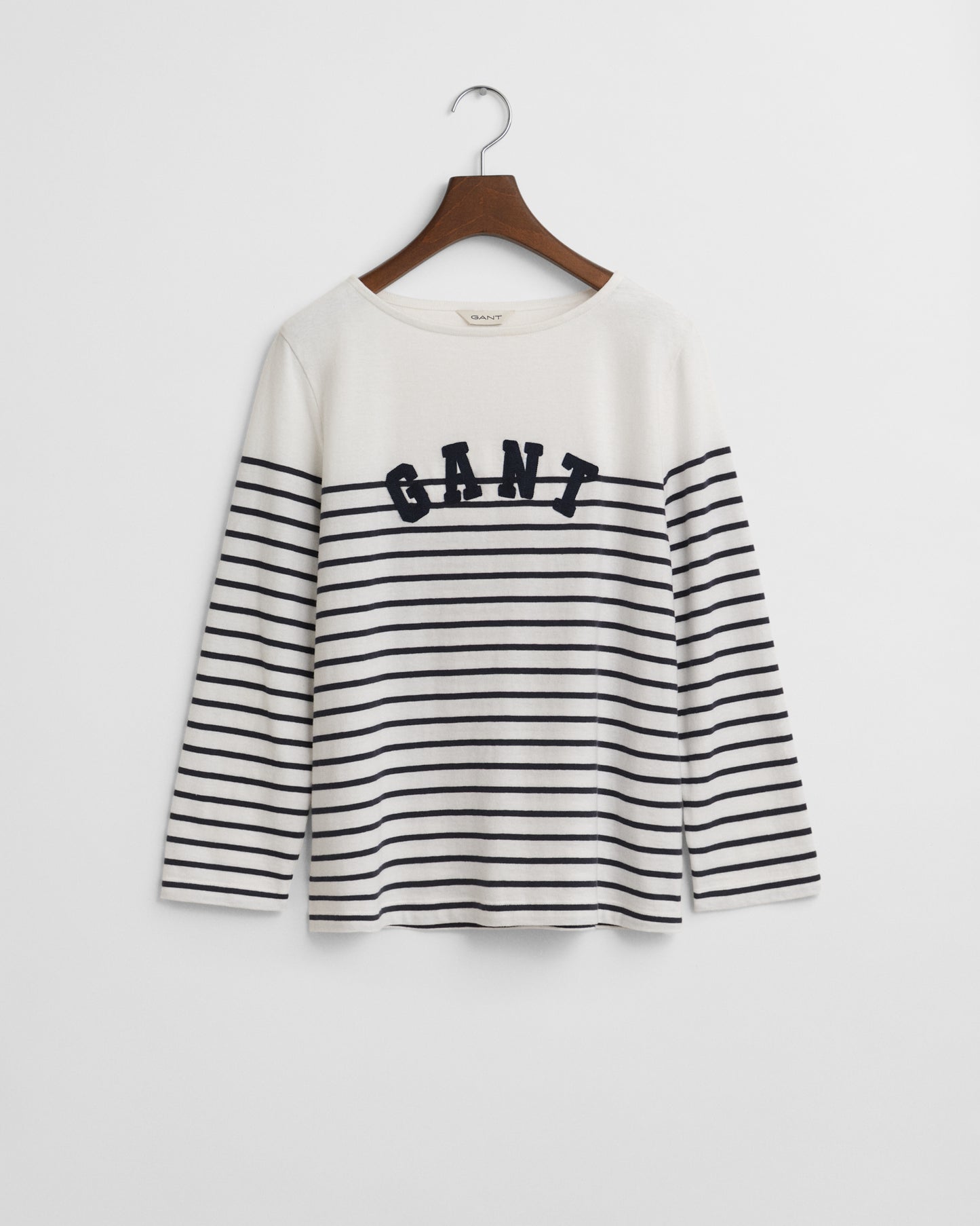 EVENING BLUE, REG BRETON BOAT NECK T-SHIRT, FLAT-LAY BY GANT AU.