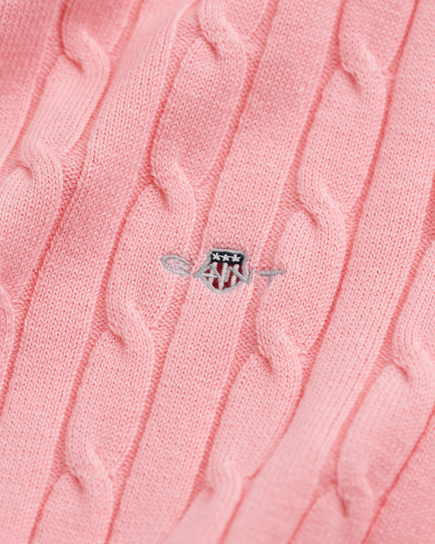 GERANIUM PINK, STRETCH COTTON CABLE C-NECK, CLOSE-UP BY GANT AU.