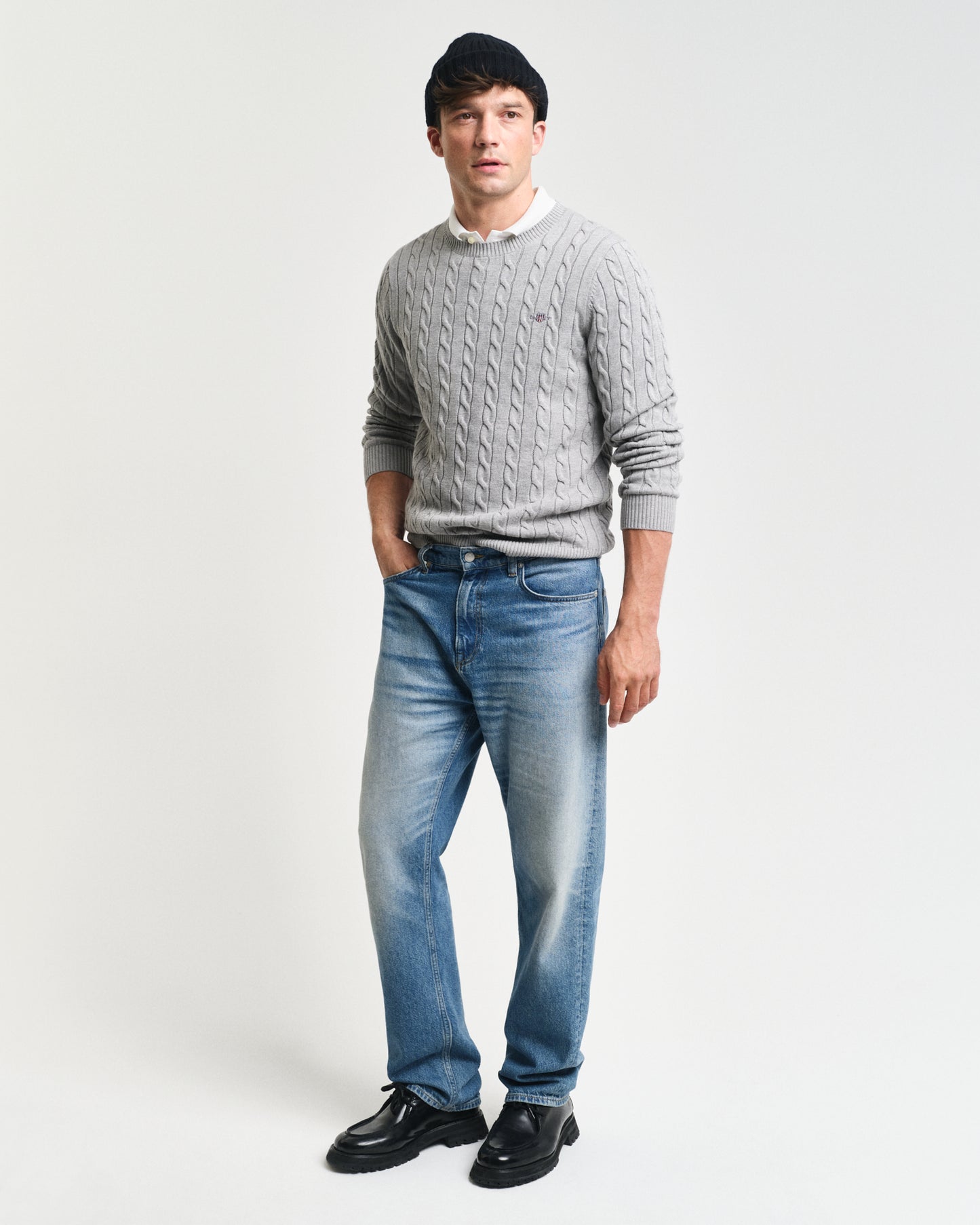 GREY MELANGE, COTTON CABLE C-NECK BY GANT AU.