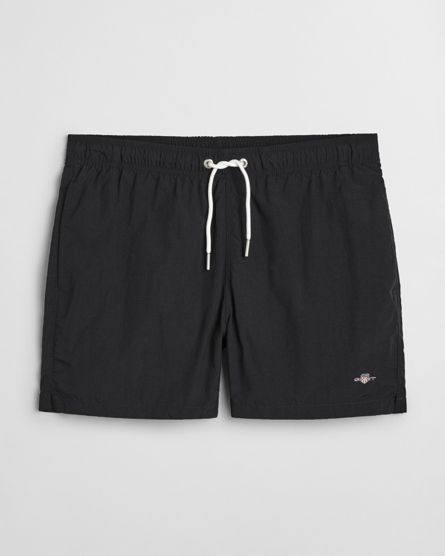 BLACK, SWIM SHORTS, FRONT-VIEW BY GANT AU.