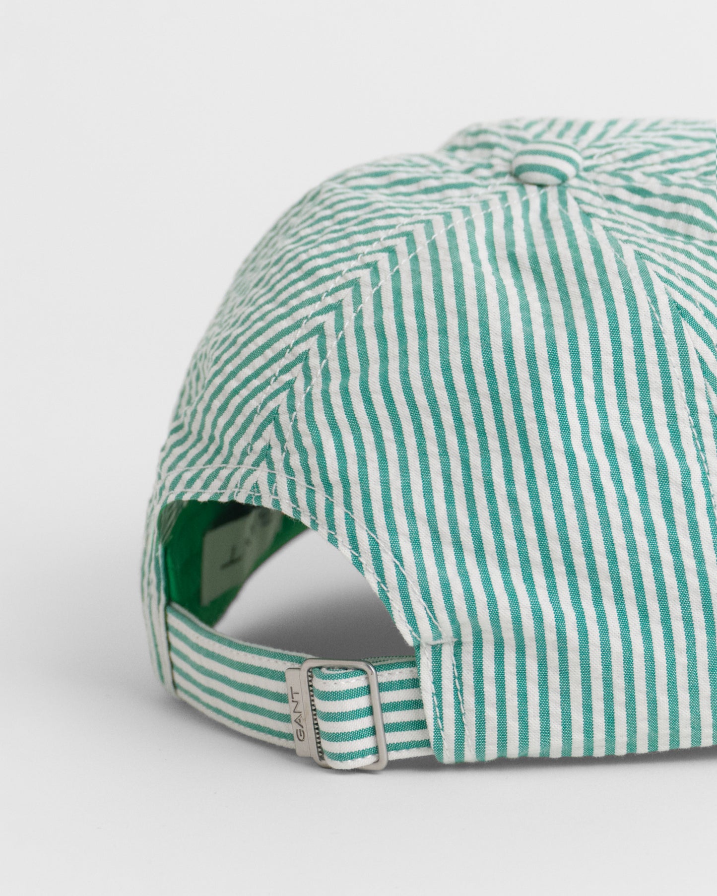 VIVID GREEN, STRIPED SEERSUCKER CAP, CLOSE-UP BY GANT AU.
