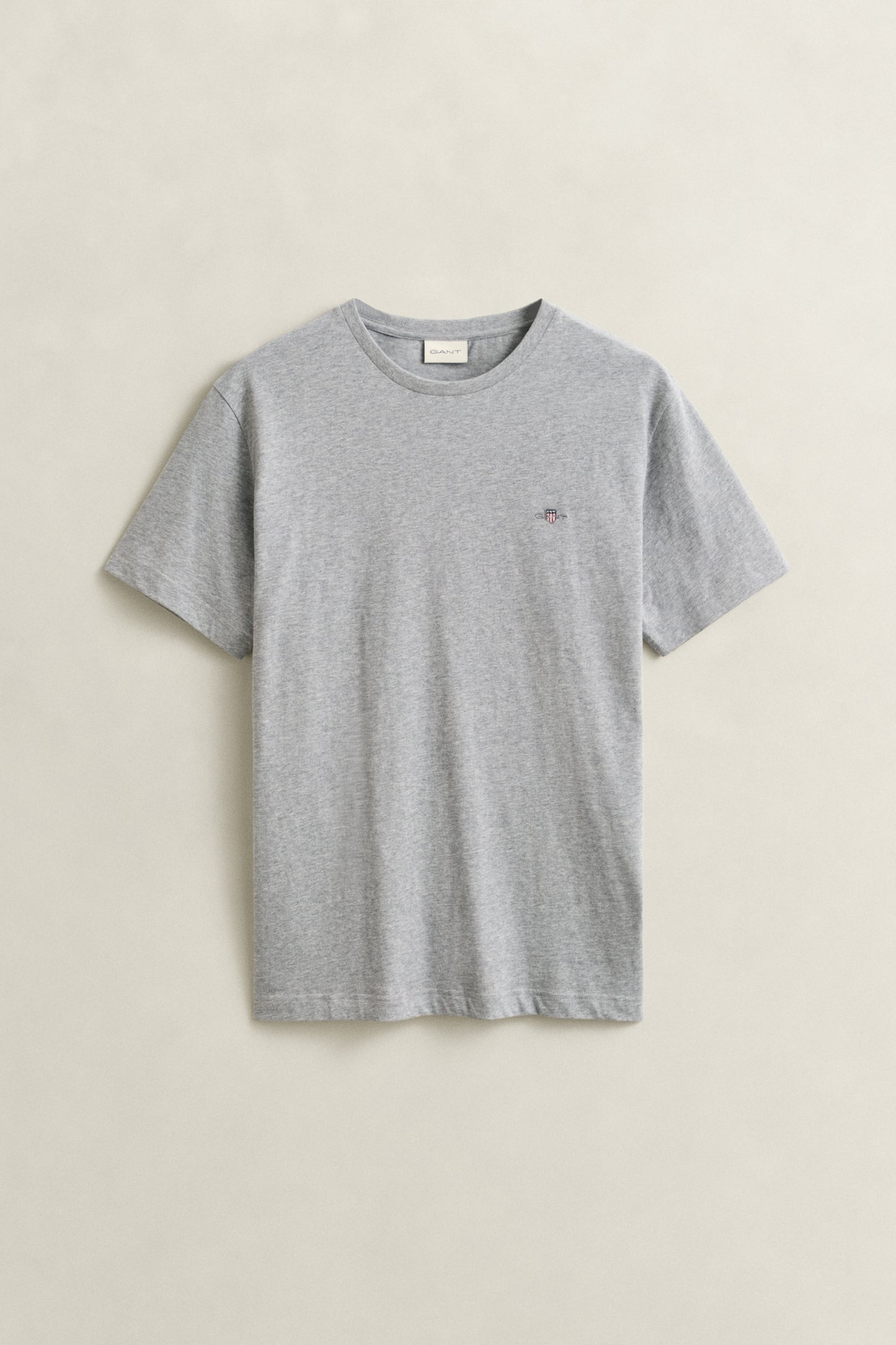 GREY MELANGE, Shield T-Shirt, FLAT-LAY BY GANT AU.