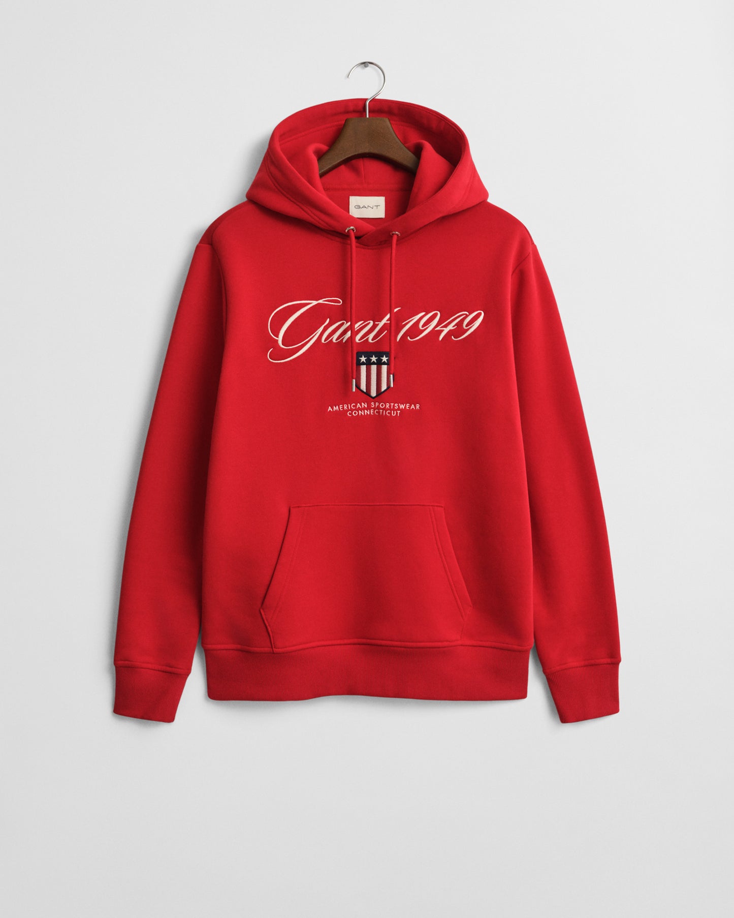 RUBY RED, GRAPHIC HOODIE, FLAT-LAY BY GANT AU.