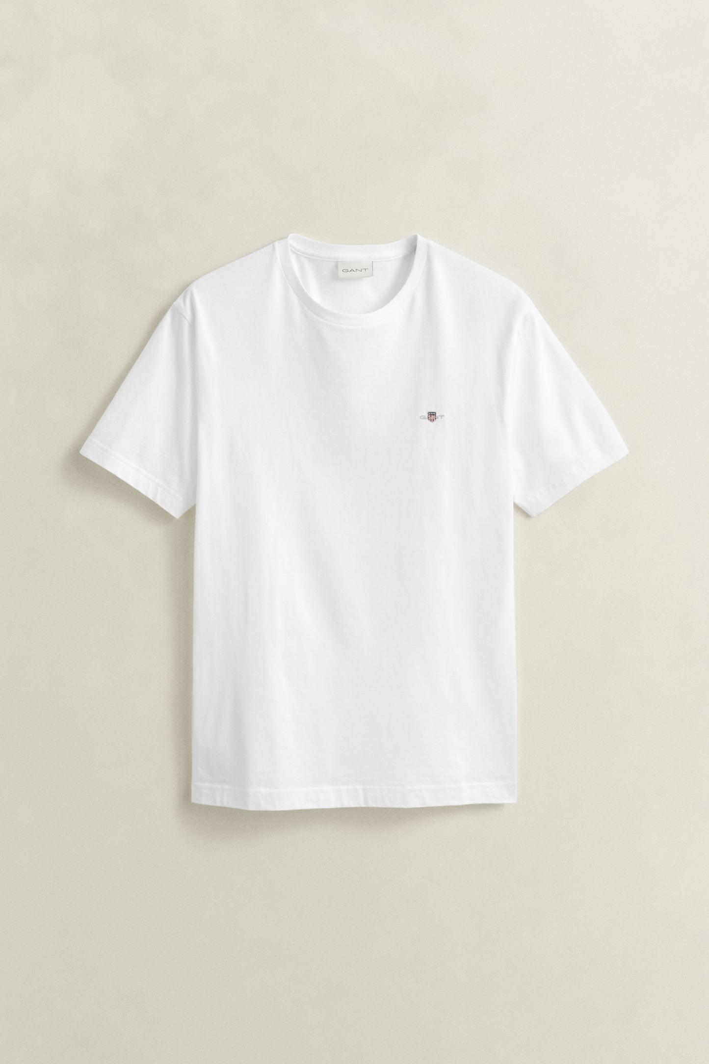 WHITE, Shield T-Shirt, FLAT-LAY BY GANT AU.