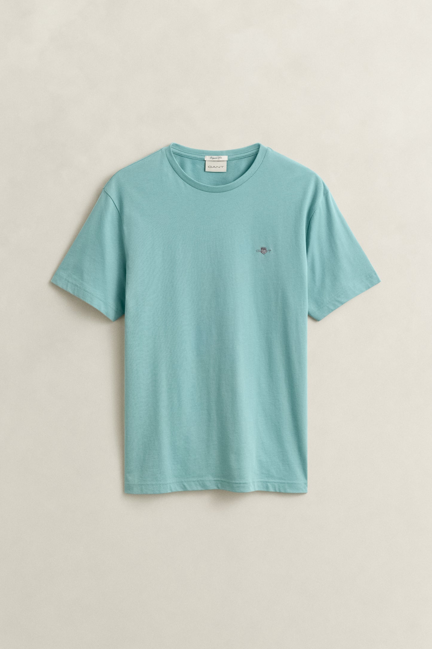 MUTED TURQUOISE, Shield T-Shirt, FLAT-LAY BY GANT AU.