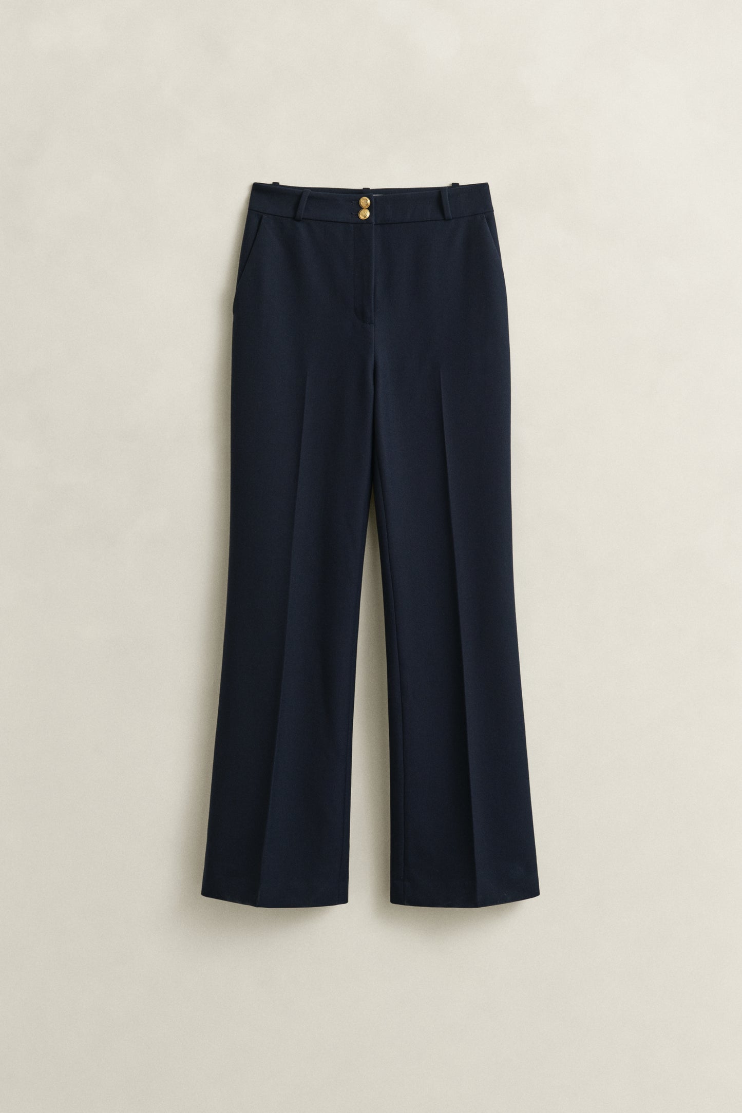 EVENING BLUE, SLIM FLARE NAUTICAL PANTS, FLAT-LAY BY GANT AU.