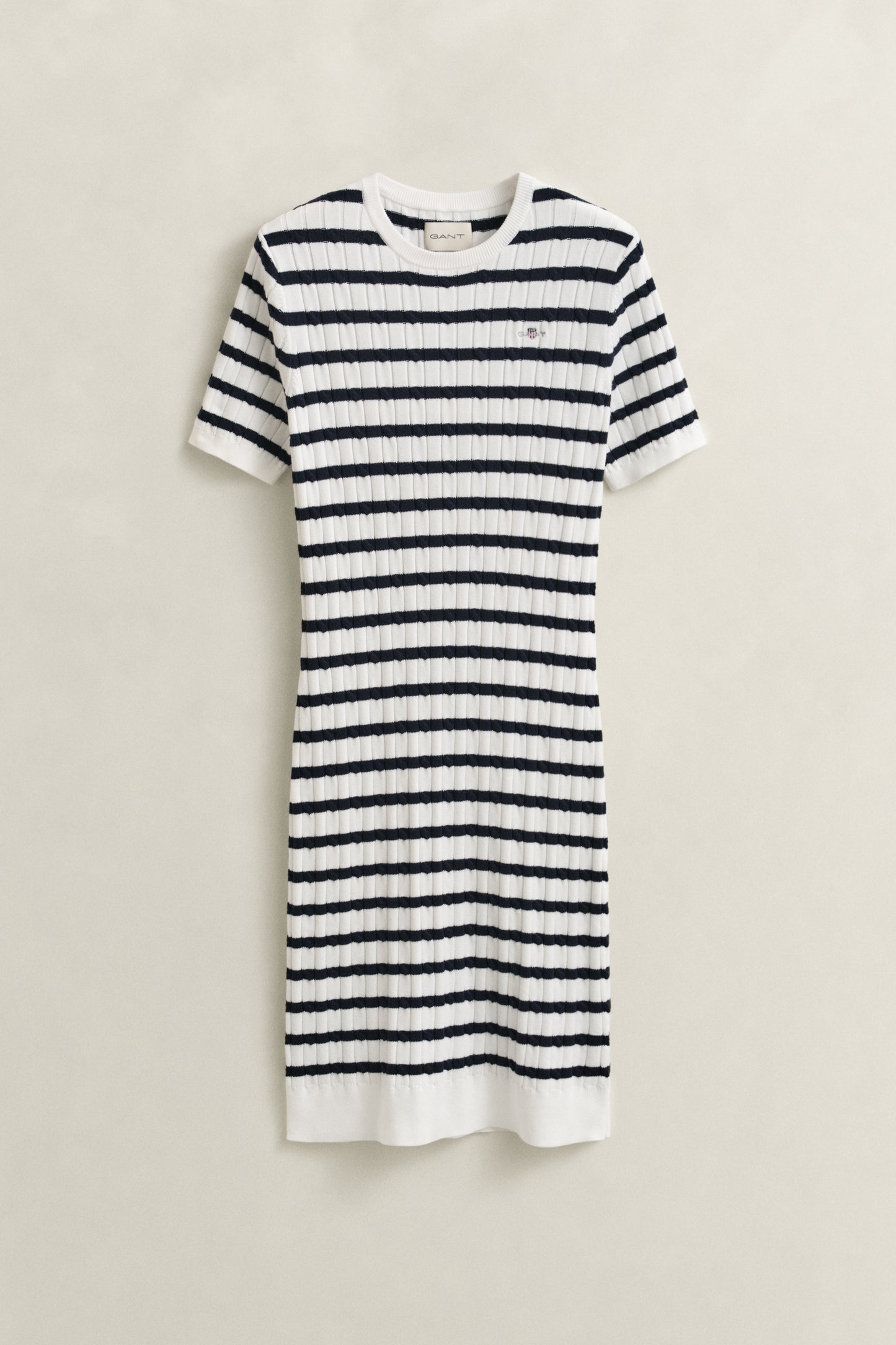 EGGSHELL, STRETCH COTTON CABLE SS DRESS, FLAT-LAY BY GANT AU.