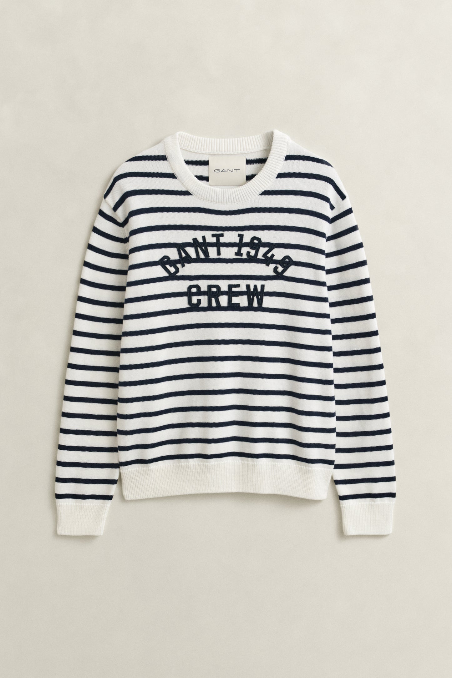 EGGSHELL, BRETON STRIPE GRAPHIC C-NECK, FLAT-LAY BY GANT AU.