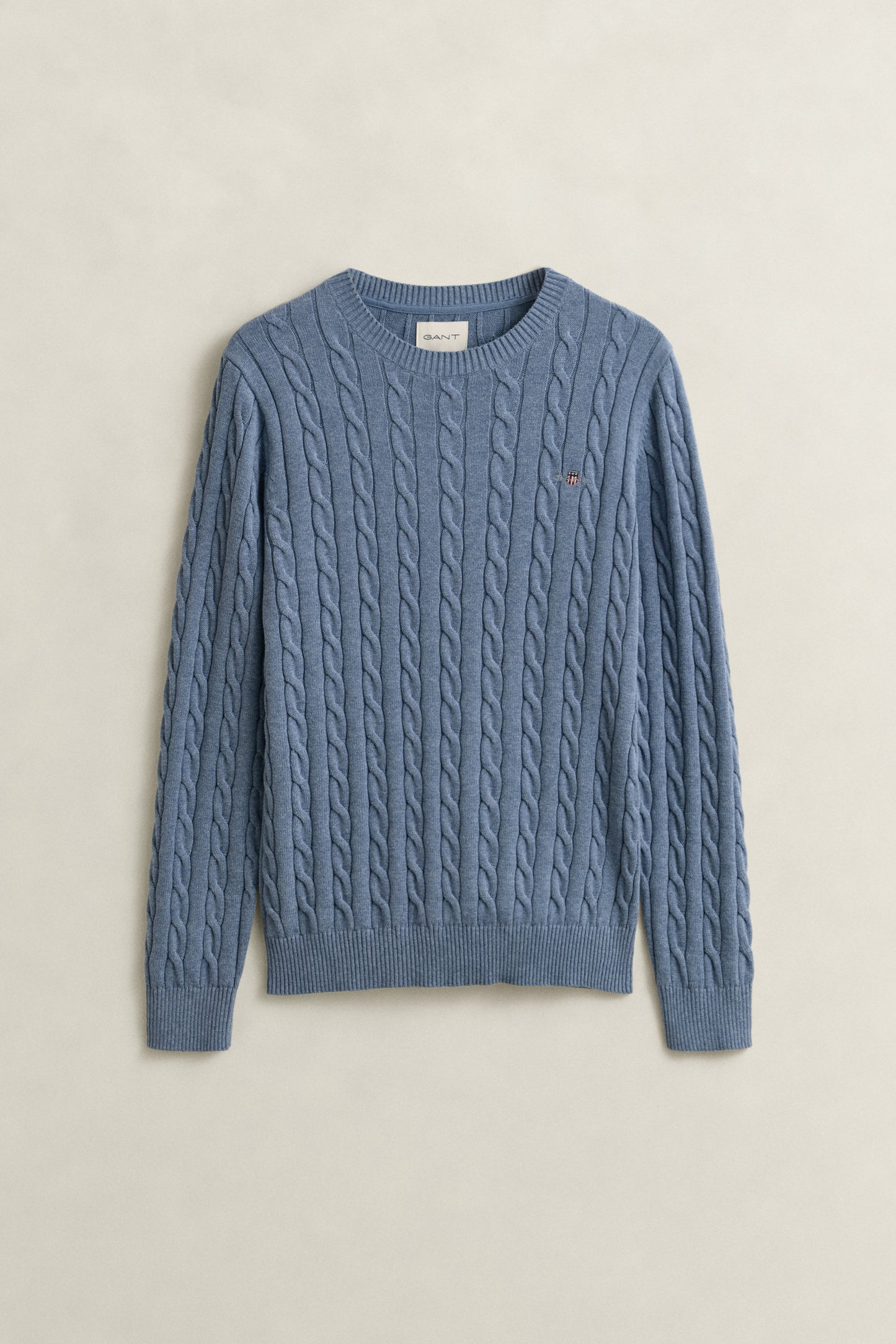 FADED DENIM, COTTON CABLE C-NECK, FLAT-LAY BY GANT AU.