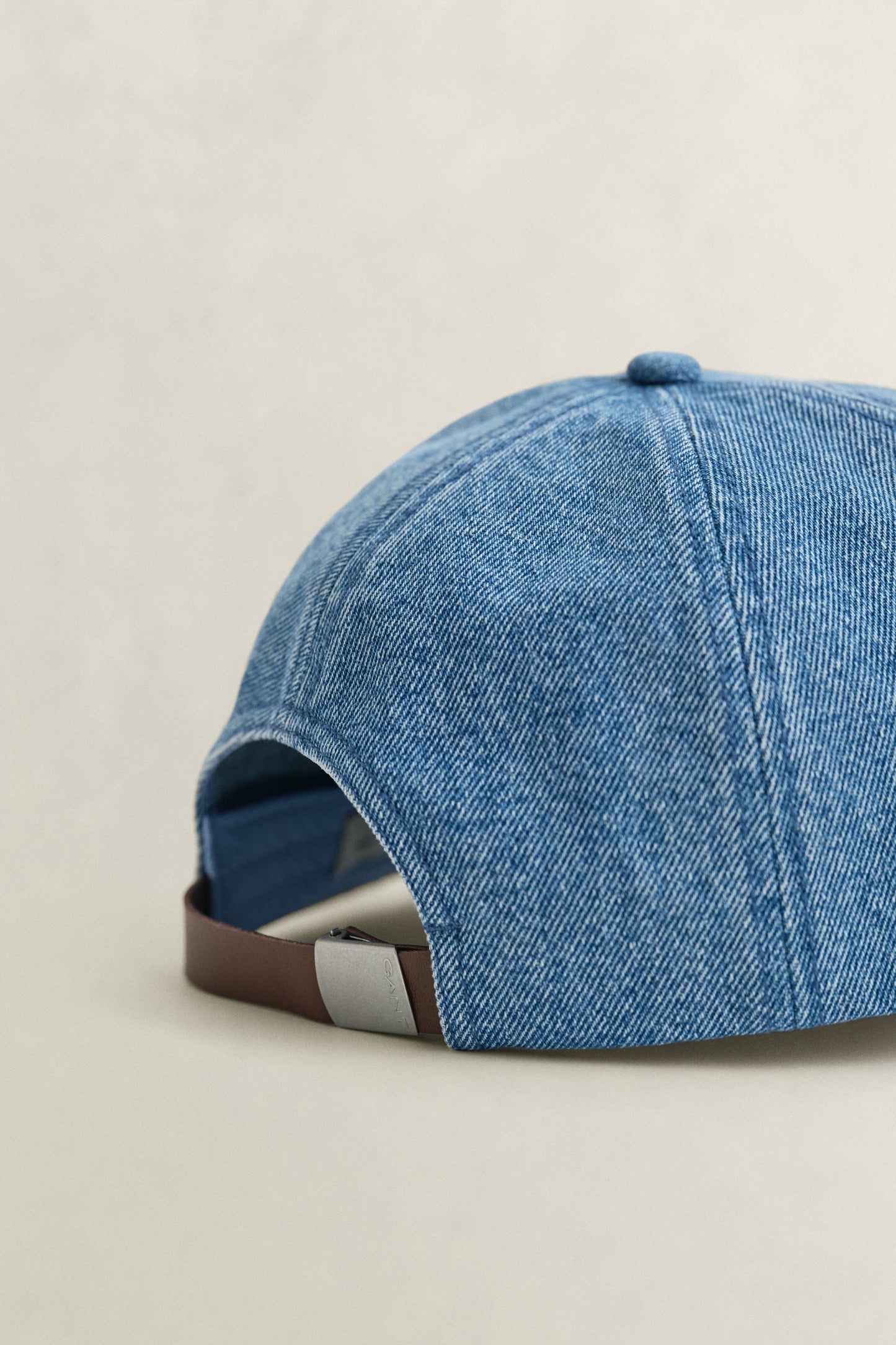 SEMI LIGHT BLUE BROKEN IN, DENIM CAP, CLOSE-UP BY GANT AU.