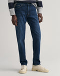 DARK BLUE WORN IN, SLIM GANT JEANS, CLOSE-UP BY GANT AU.