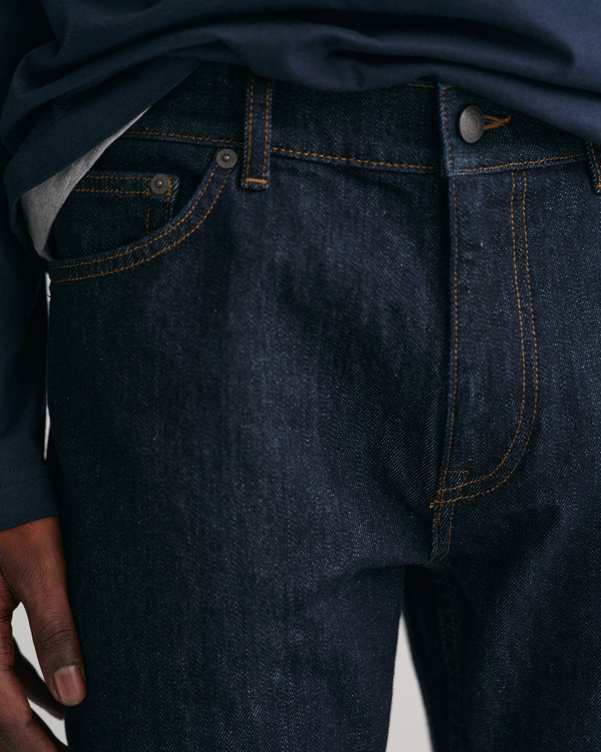 DARK BLUE, REGULAR GANT JEANS, CLOSE-UP BY GANT AU.