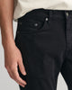 BLACK, SLIM DESERT JEANS, CLOSE-UP BY GANT AU.