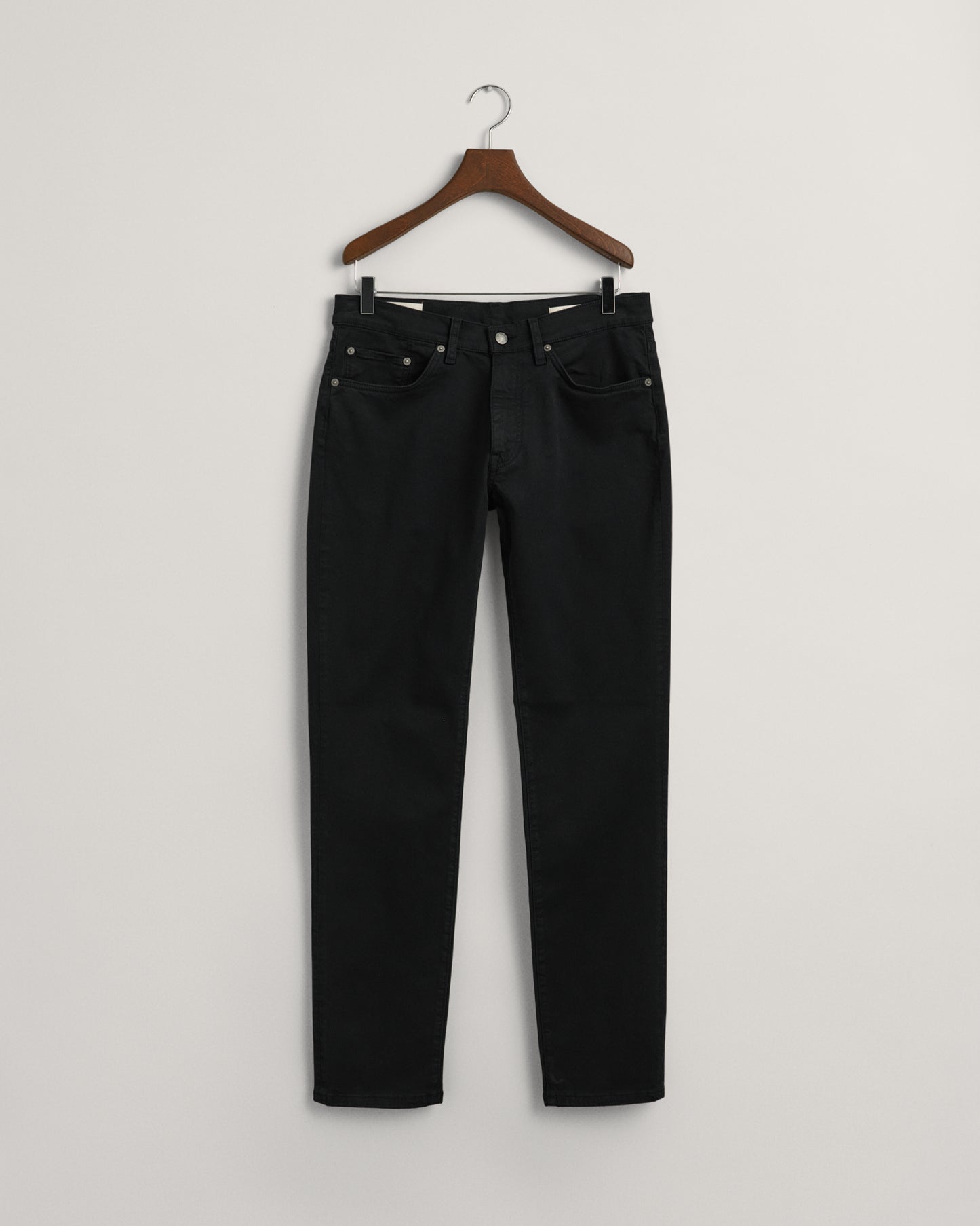 BLACK, SLIM DESERT JEANS, FLAT-LAY BY GANT AU.