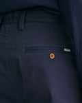 MARINE, REGULAR TWILL CHINOS, CLOSE-UP BY GANT AU.