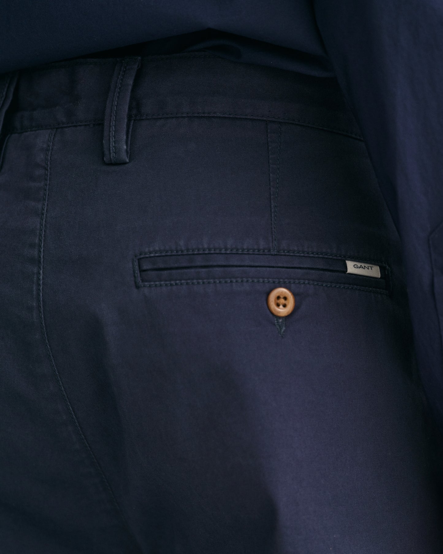 MARINE, REGULAR TWILL CHINOS, CLOSE-UP BY GANT AU.