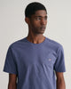 DK JEANSBLUE MELANGE, REG SHIELD SS T-SHIRT, CLOSE-UP BY GANT AU.