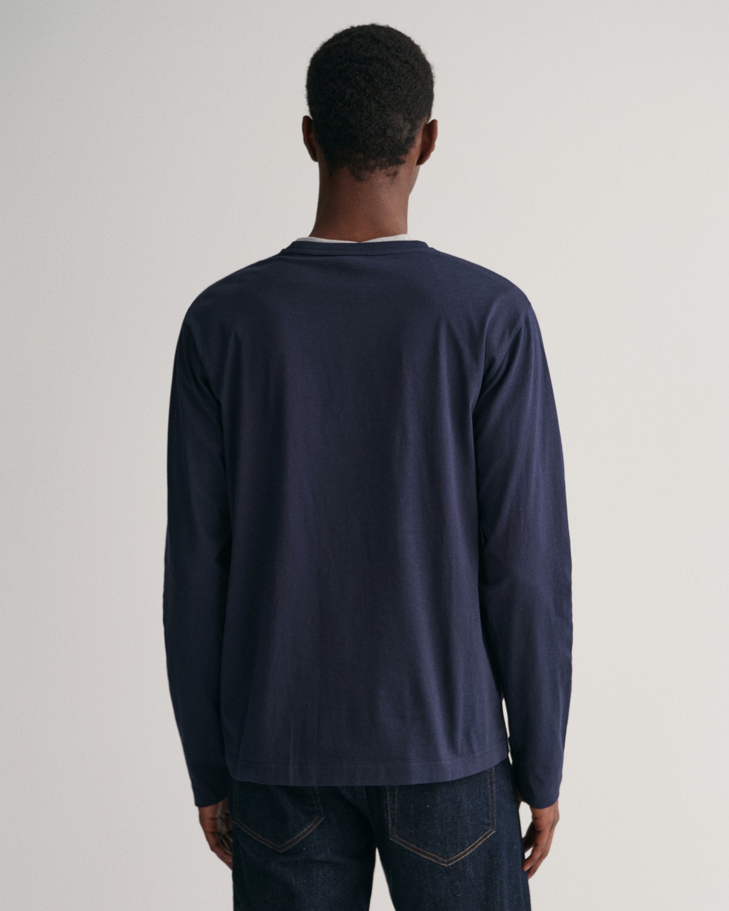 EVENING BLUE, REG SHIELD LS T-SHIRT, BACK-VIEW BY GANT AU.