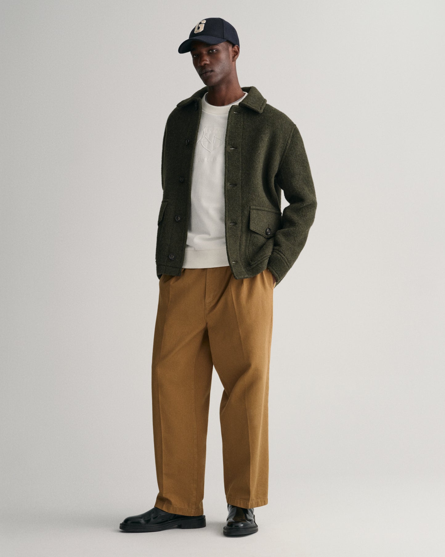 EGGSHELL, REG TONAL SHIELD C-NECK SWEAT BY GANT AU.