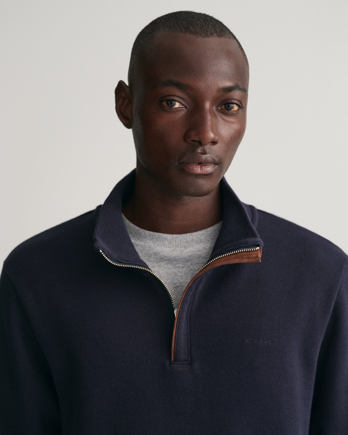 EVENING BLUE, SACKER RIB HALF ZIP, CLOSE-UP BY GANT AU.
