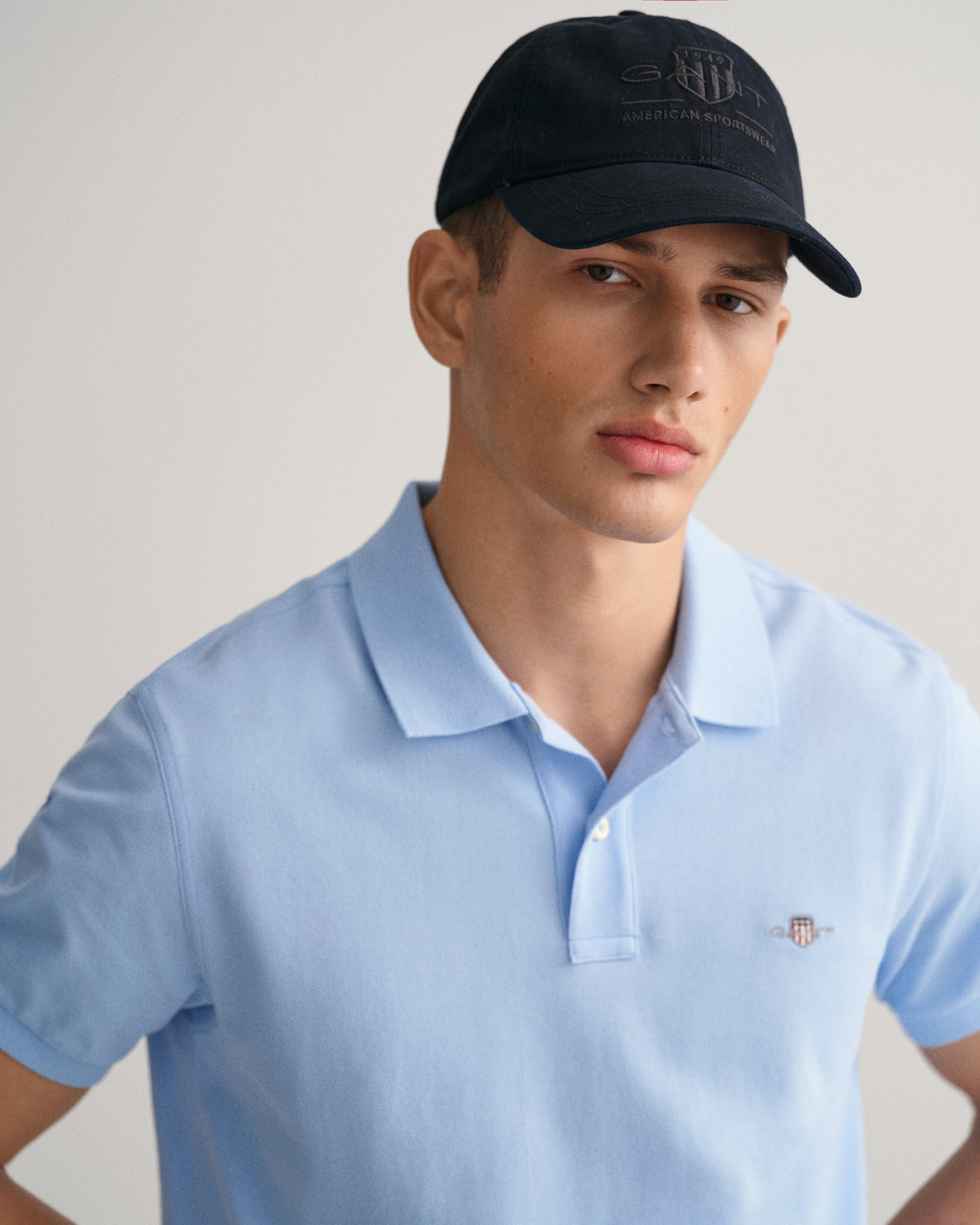 CAPRI BLUE, SLIM SHIELD SS PIQUE POLO, CLOSE-UP BY GANT AU.